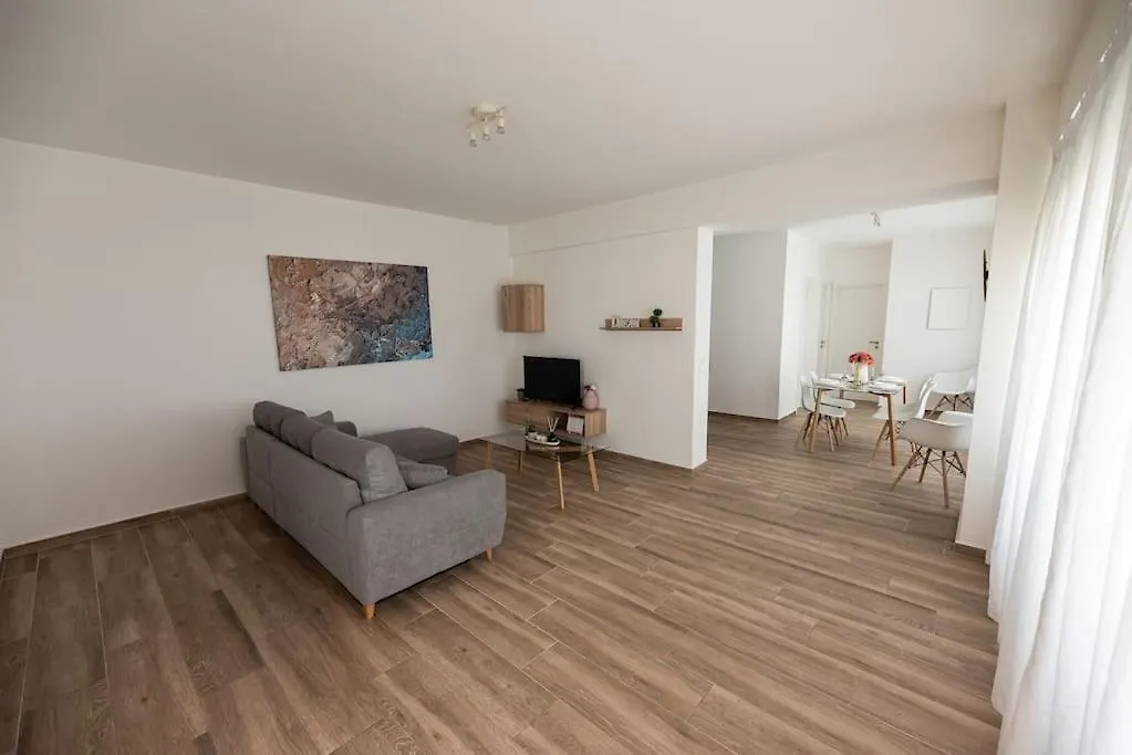 Bright 2Br Apartment In Palaio Faliro--1